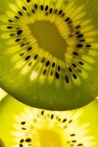 Close-up of sliced kiwis — Stock Photo, Image