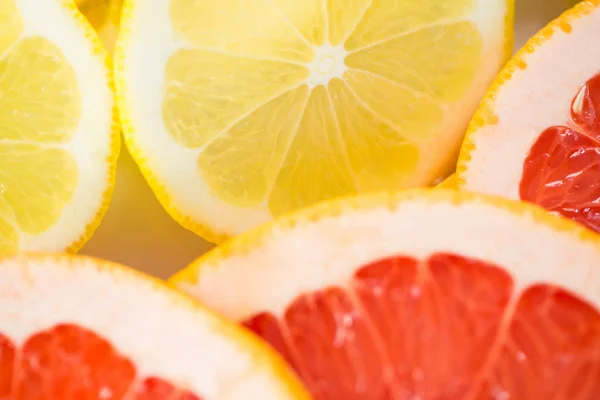 Lemon diiris dan darah oranye — Stok Foto