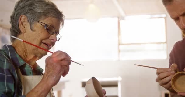 Potiers masculins et féminins pots de peinture — Video