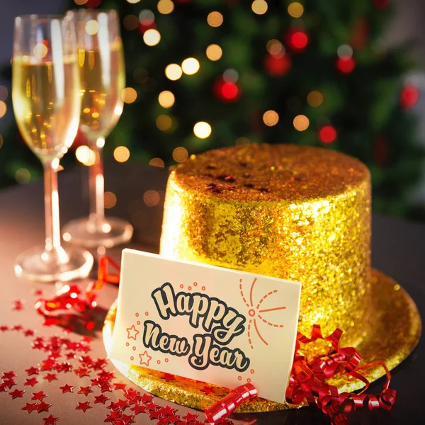 Felice anno nuovo carta sul cappello d'oro — Foto Stock