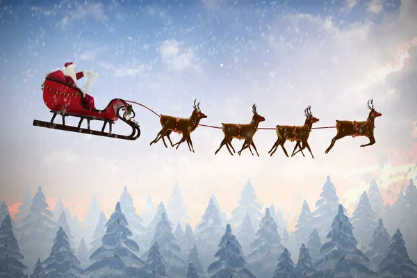 Babbo Natale in slitta durante il Natale — Foto Stock
