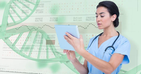 Medico femminile con tablet digitale — Foto Stock