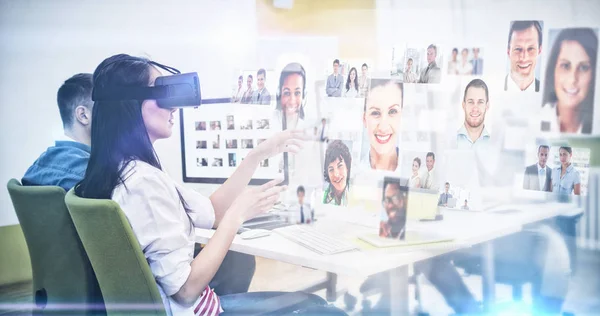 Ondernemers genieten van augmented reality — Stockfoto