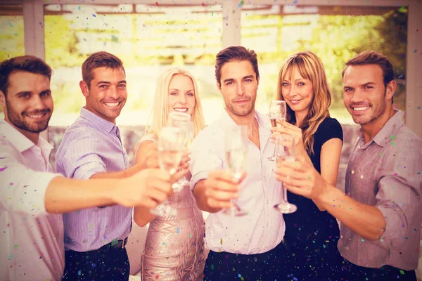 Vrienden houden van champagne — Stockfoto
