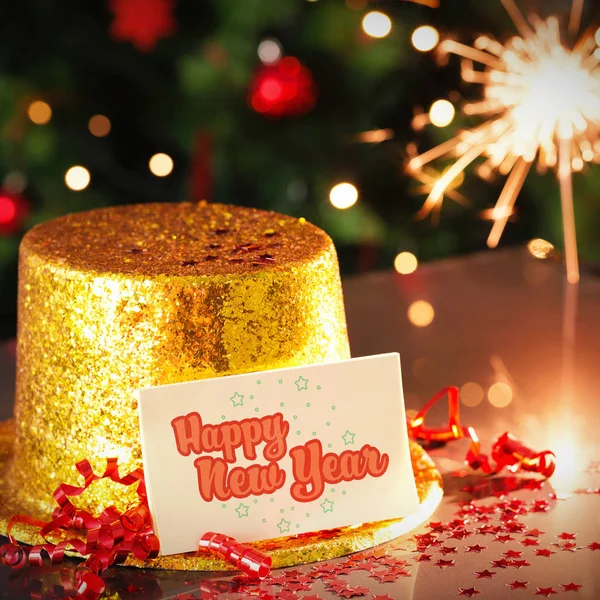Ευτυχισμένο το νέο έτος κάρτα σε χρυσό καπέλο — Φωτογραφία Αρχείου