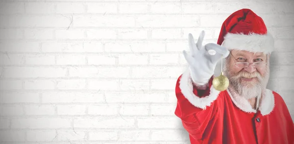 Santa Claus con adornos navideños —  Fotos de Stock
