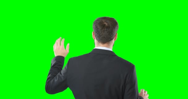 İş adamı dijital ekrana dokunuyor — Stok video