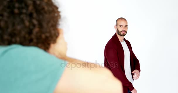 Modelo masculino posando para sesión de moda — Vídeos de Stock