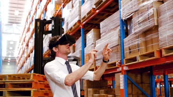 Supervisor using virtual glasses — Stock Video