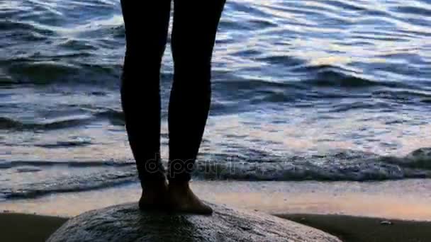요가 수행 하는 여자 — 비디오