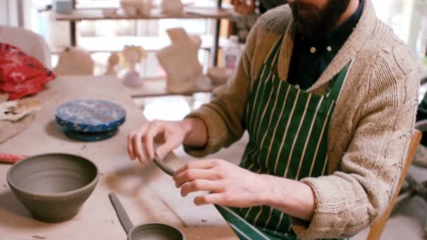 Alfarero haciendo olla — Vídeos de Stock