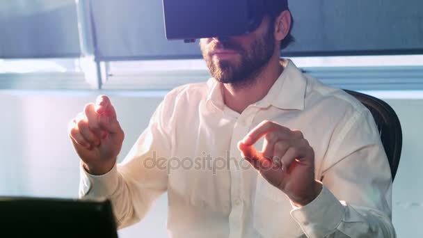 Man using virtual glasses — Stock Video