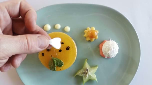 Chef garniture dessert nourriture — Video