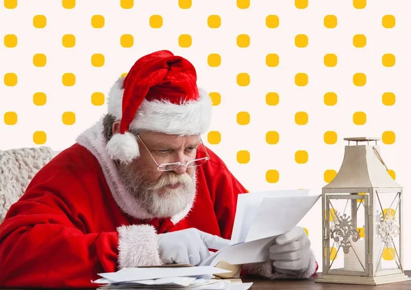 Santa claus reading christmas wish letter — Stock Photo, Image