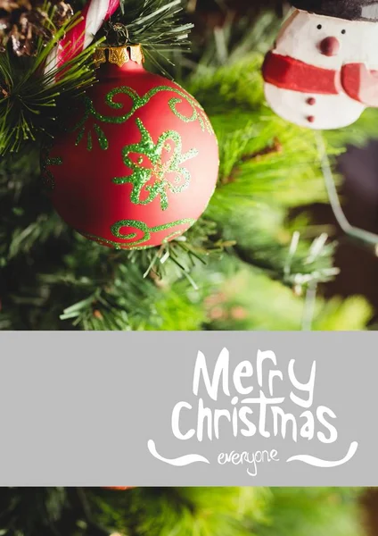 Feliz Navidad contra la decoración de Navidad —  Fotos de Stock