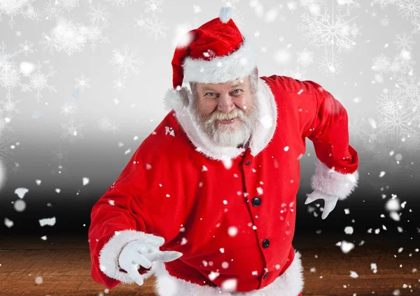 Babbo Natale posa in neve caduta — Foto Stock