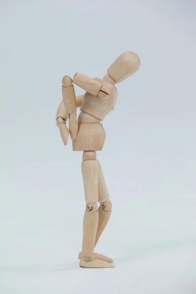 Dřevěná figurka stojící — Stock fotografie