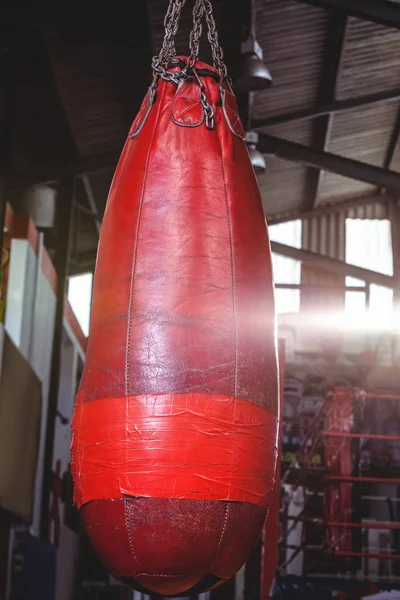 Gros plan du sac de poinçonnage suspendu — Photo