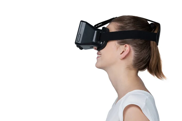 Frau mit Virtual-Reality-Headset — Stockfoto