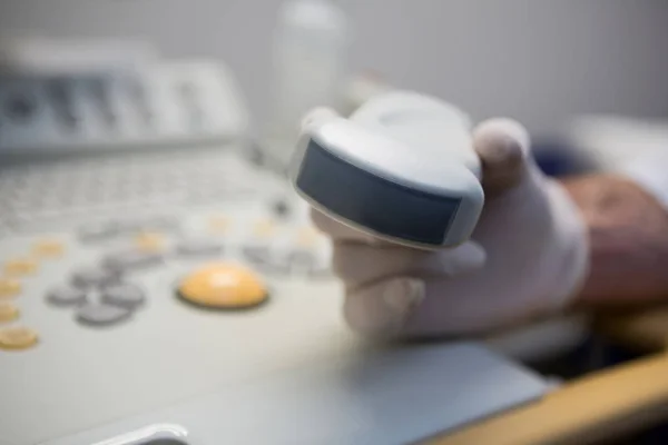 Doctors using sonography machine — Stock Photo, Image