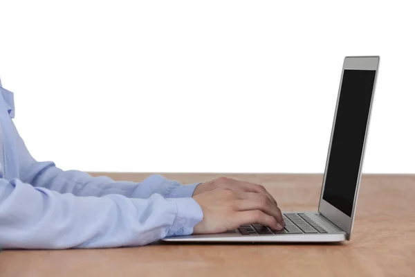 Geschäftsfrau mit Laptop — Stockfoto