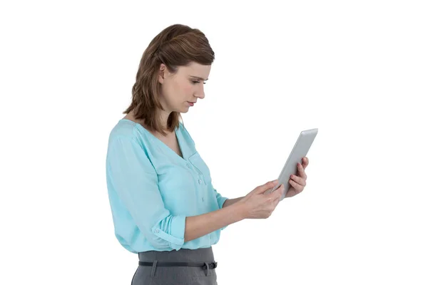 Imprenditrice che utilizza tablet digitale — Foto Stock