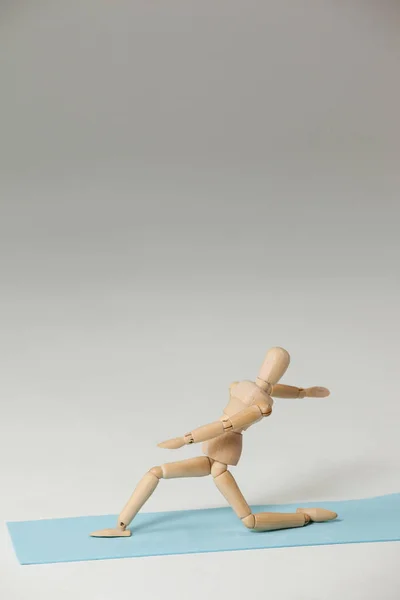 Figurine en bois exercice — Photo