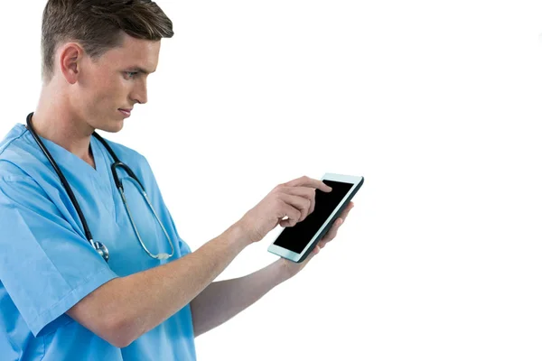 Manliga sjuksköterska använda digitala surfplatta — Stockfoto