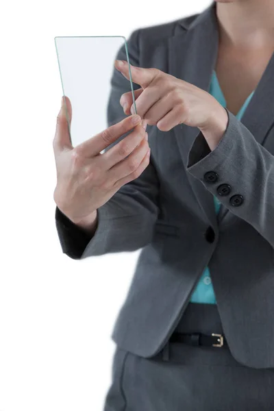 Affärskvinna som utger sig för att använda telefonen — Stockfoto