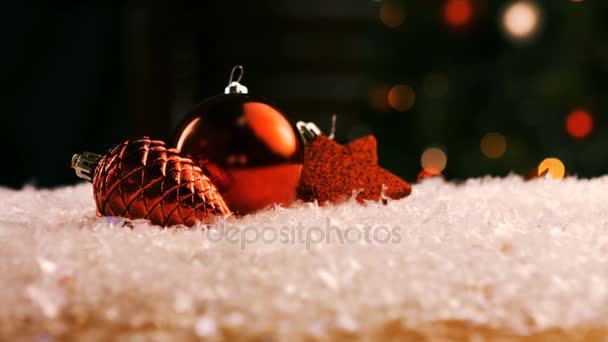 雪地上的圣诞装饰 — 图库视频影像