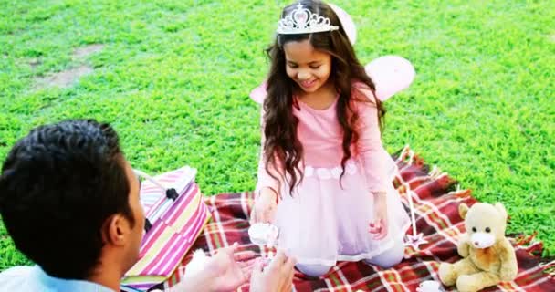 Father and daughter having tea party — Stock Video