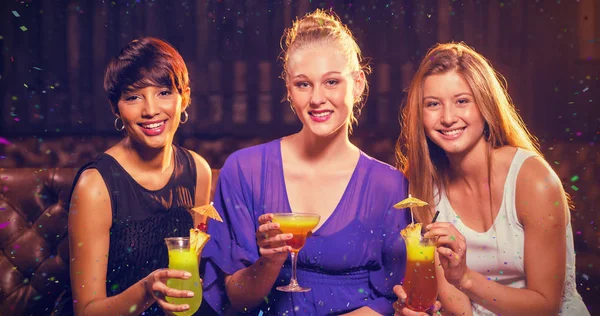 Friends holding glass of cocktail — Stock Photo, Image