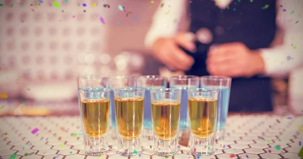 Bebidas de laguna azul y whisky — Foto de Stock
