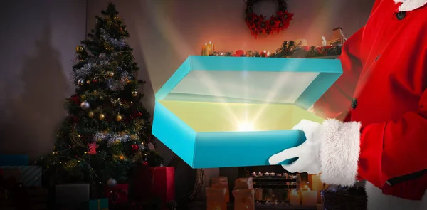 산타 클로스 선물 상자를 열고 — 스톡 사진