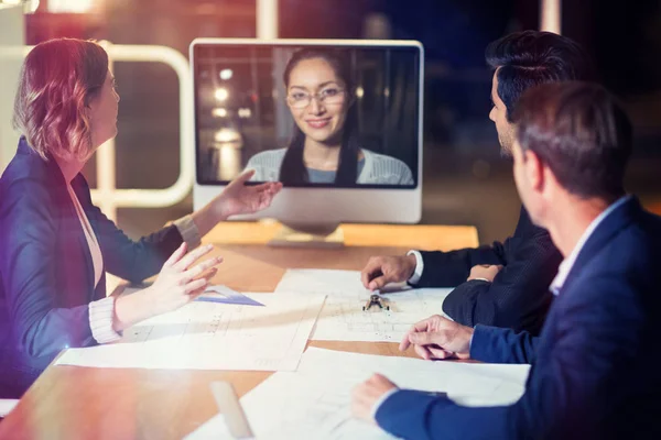 Zakelijke ploeg die video conferentie — Stockfoto