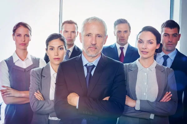 Equipo de empresarios posando juntos — Foto de Stock