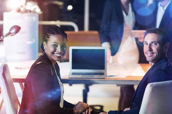 Portrait Businessman Businesswoman Sitting Desk Office — Stock Photo, Image