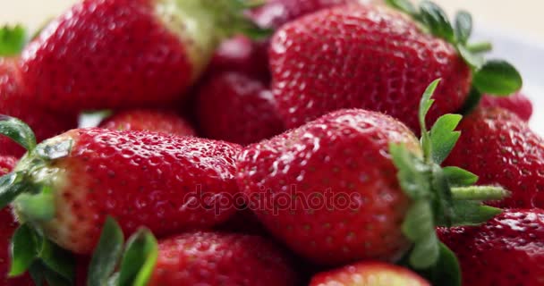 Čerstvé zralé jahody — Stock video