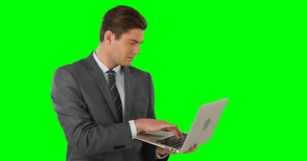 Zakenman met laptop — Stockvideo