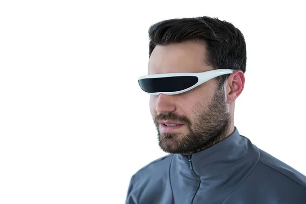 Mann som bruker virtuelle virkelighetsbriller – stockfoto