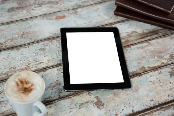 Dijital tablet kahve ile — Stok fotoğraf