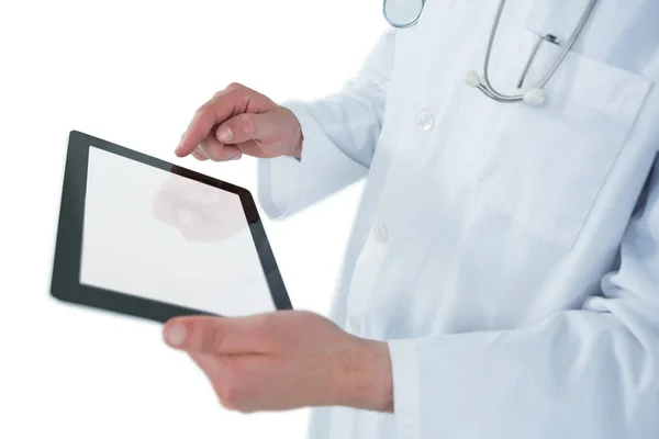 Medicul care utilizează o tabletă digitală — Fotografie, imagine de stoc