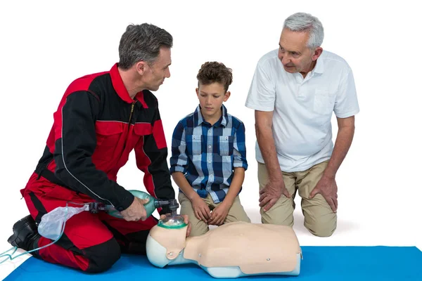 Paramedic training cardiopulmonary resuscitation — Stock Photo, Image