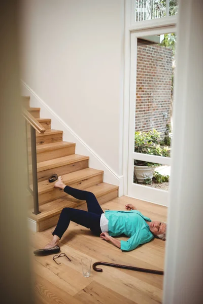 Falling down ава. Falling down. Falling down. Falling man. Женщина падает с лестницы.