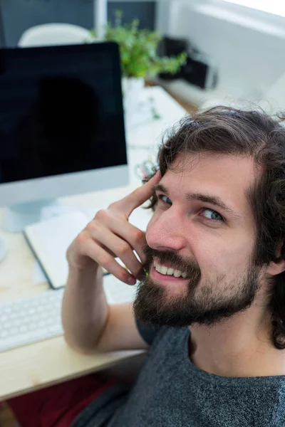 Diseñador gráfico reflexivo — Foto de Stock