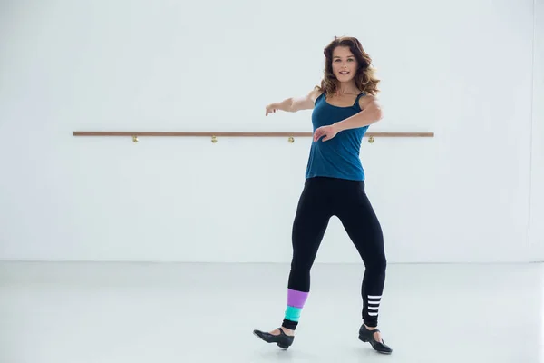 Dancer practicing dance — Stock Photo, Image