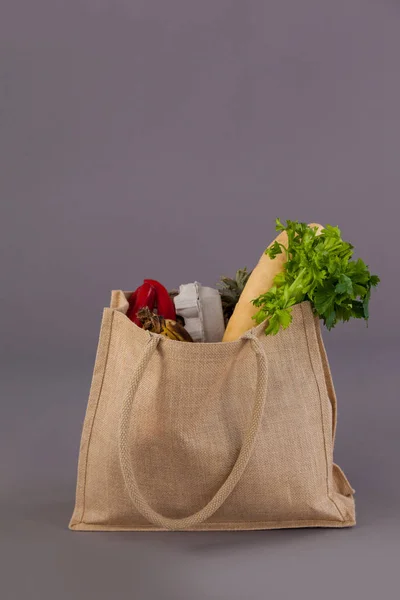 Verduras en bolsa de comestibles — Foto de Stock