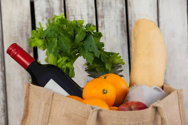 Bottiglia, frutta e verdura — Foto Stock