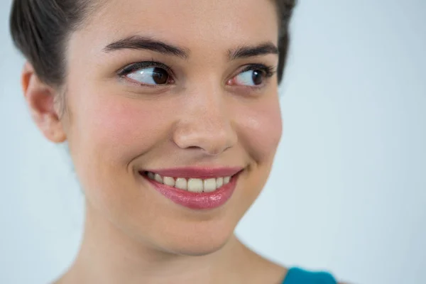 Mulher bonita sorrindo — Fotografia de Stock