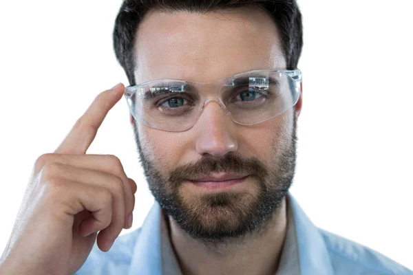 Mannen bär skyddsglasögon — Stockfoto